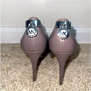 Michael Kors Pumps